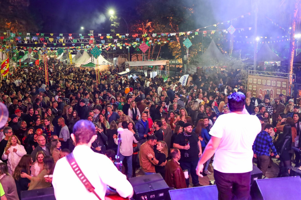 festa junina no clube dos funcionarios da csn