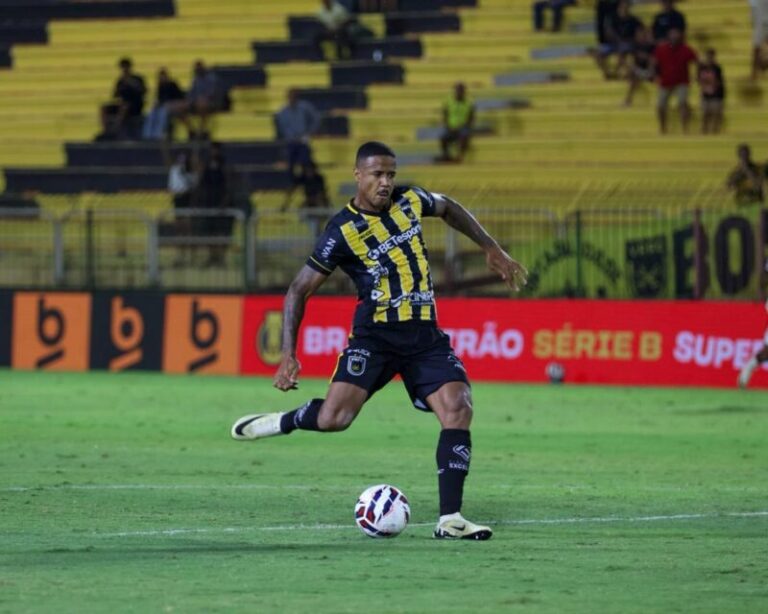 Volta Redonda goleia o Atlético-GO por 3 a 0