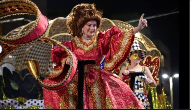 Bloco da Vida transforma Carnaval da Volta Redonda em espetáculo  de Máscaras