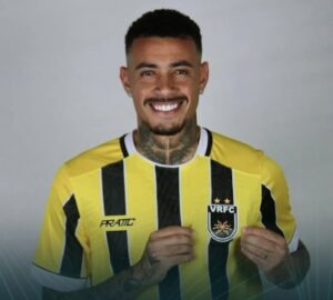 Voltaço empresta PK ao Confiança