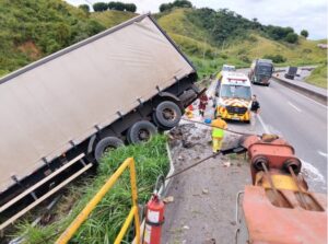 Acidente na Dutra em Barra Mansa