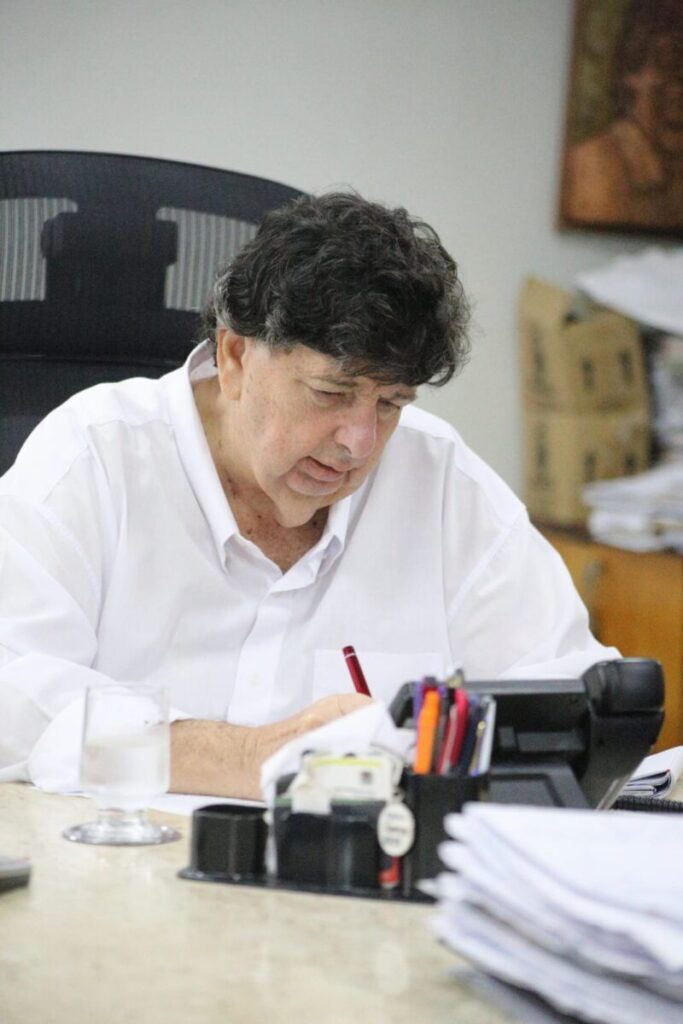 Prefeito Neto antecipa primeira parcela do 13º salário dos servidores de Volta Redonda