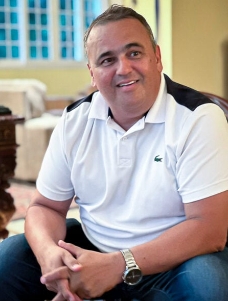 Guto Nader continua internado