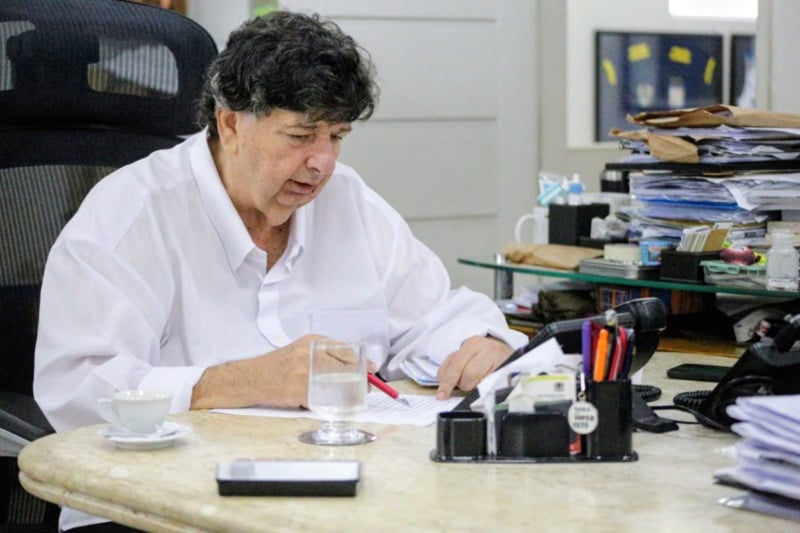 Neto antecipa salarios