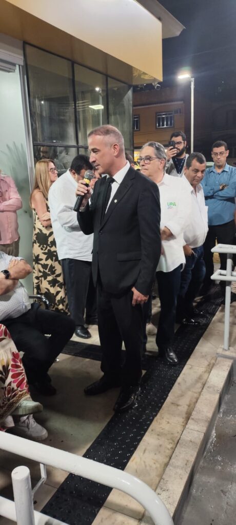 UPA Santo Agostinho completa um ano com mais de 74 mil atendimentos e Rodrigo Furtado celebra avanço da pediatria