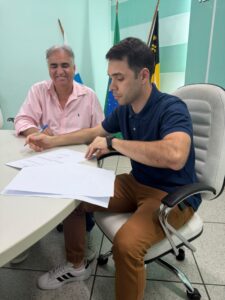 Câmara de Volta Redonda dá posse a mais dois aprovados em concurso público